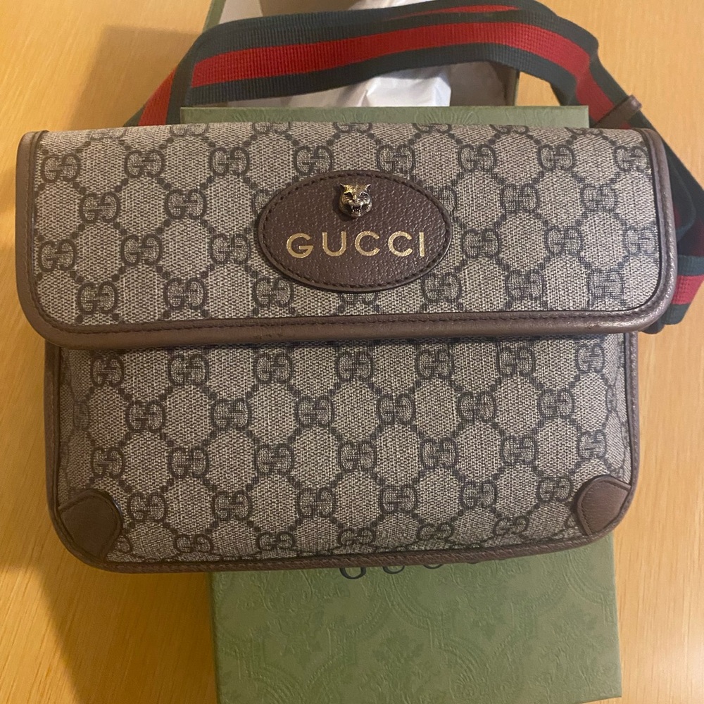 Gucci slightly used belt bag